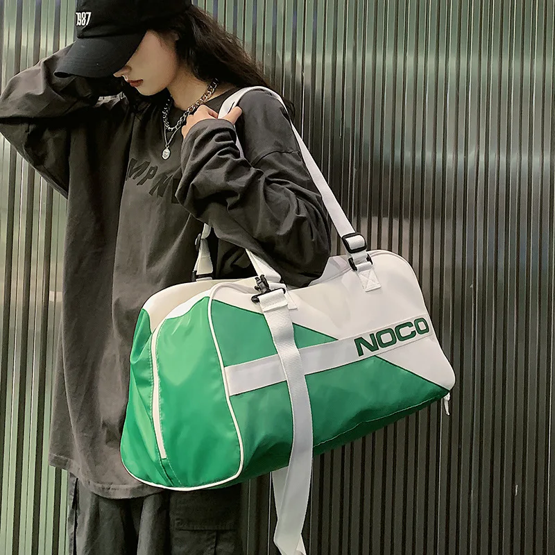 

2021 popular shoulder bag Nylon material customized logo gym bag waterproof shoe pocket travel sport bag for men women, Customized color