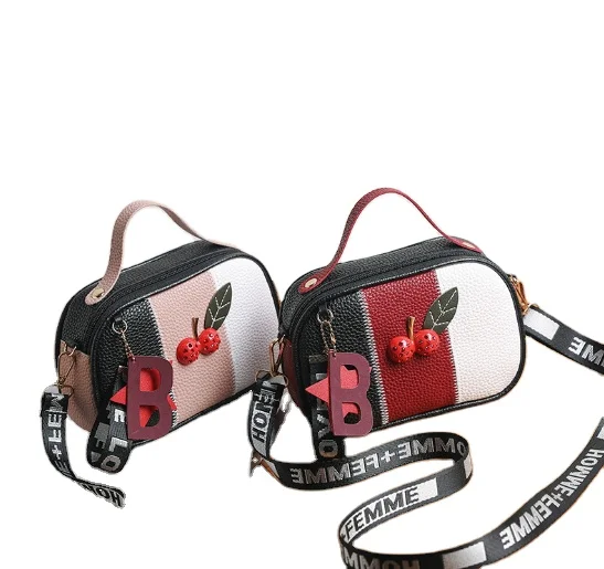 

2021 new strawberry lady bag