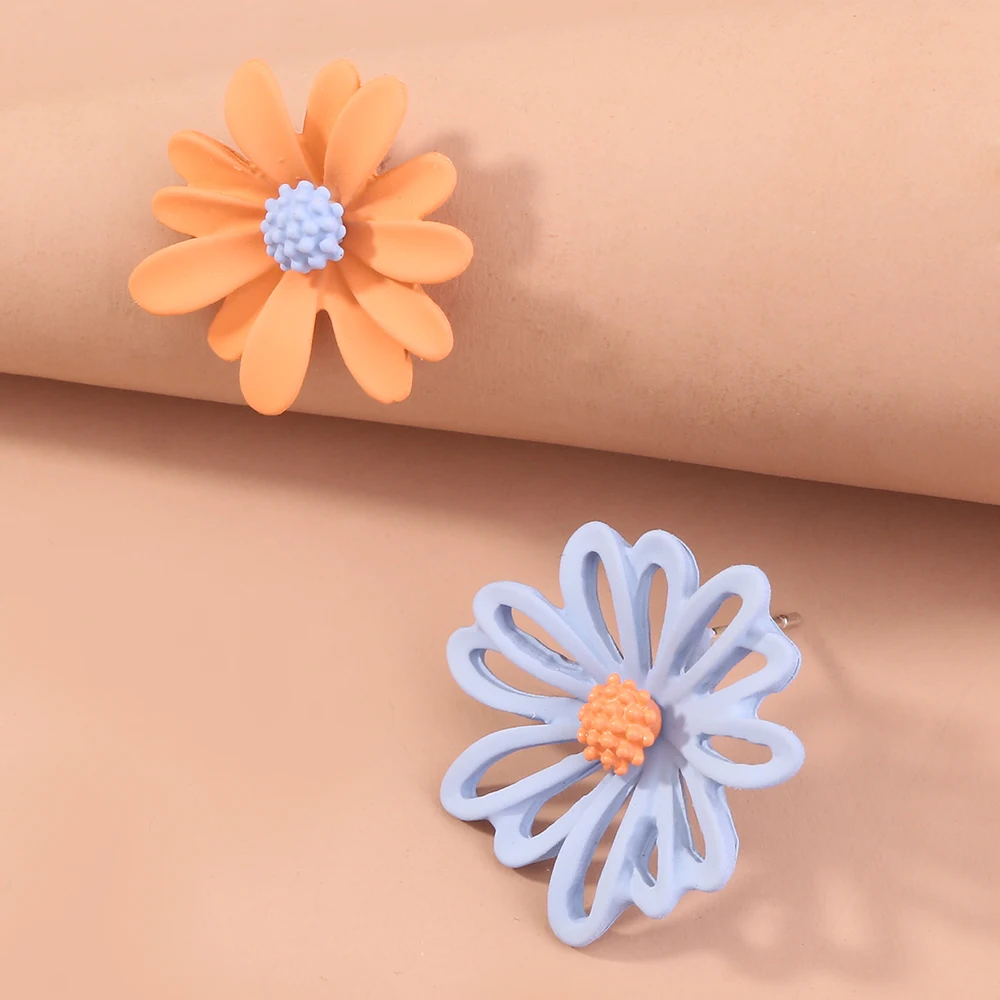 

Creative And Fashionable Contrast Daisy Stud Earrings Women Jewelry