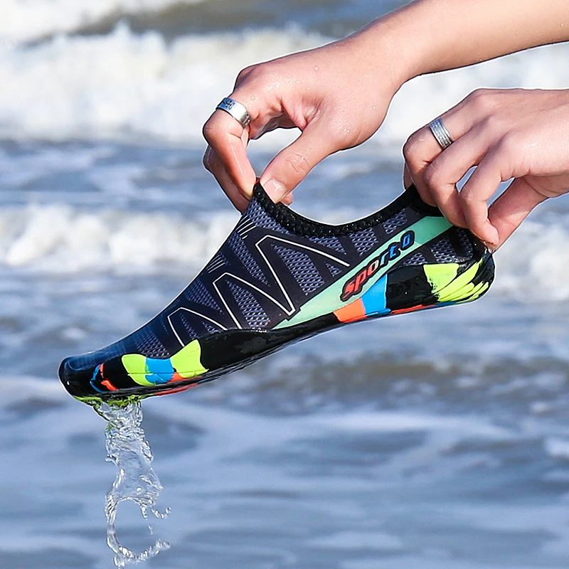 

2020 New Arrival Custom Mens Barefoot Beach Fishing Aqua Shoes Couple Anti Slip Fast Drying Water Sock Shoes, 4 colors