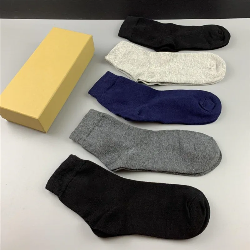 

Knight Embroidered Letter Socks Good Quality Business Men Hose Socks