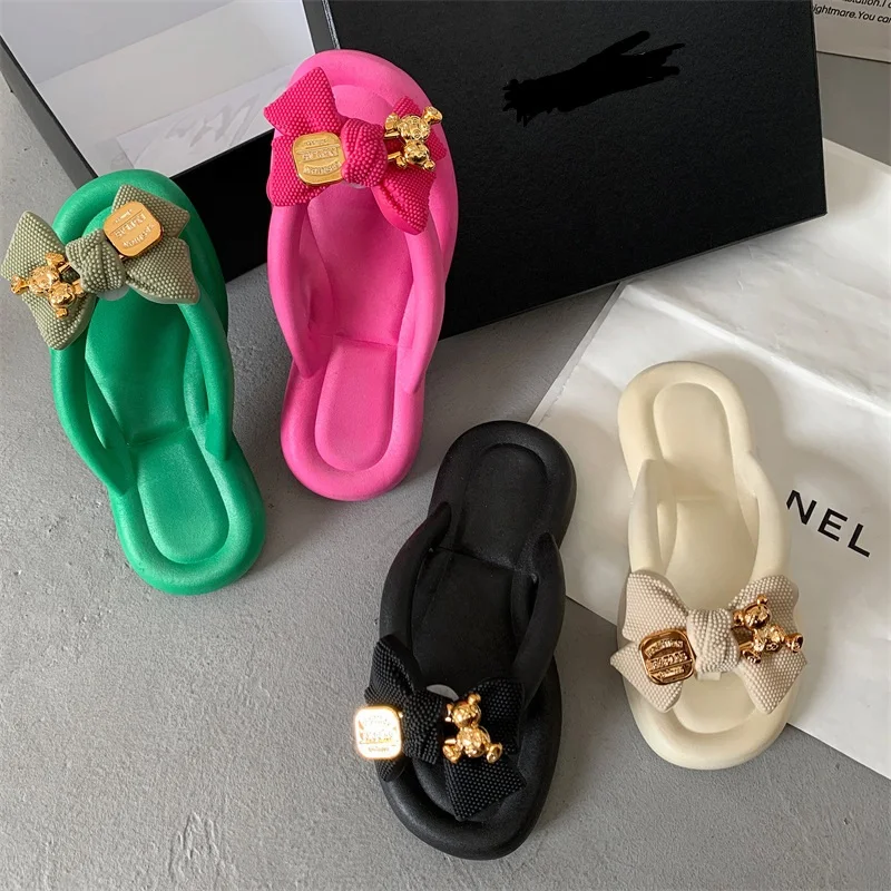 

2023 Summer Decorative Sandals Women's New Bow Clip Toe Sandals Wear Fashion Pendant Small Bear Flip flop