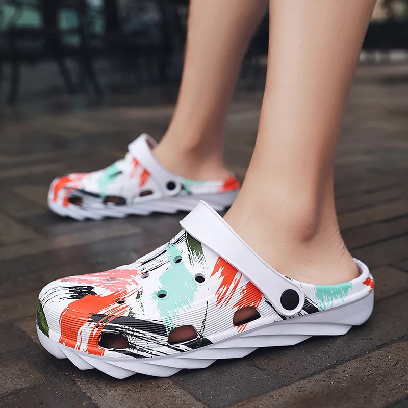 

New Hole Shoes Fashion Non-slip Beach Shoes Eva Sandals Garden Clogs Summer Lightweight Walking Sport Shoes Unisex Adults Clog