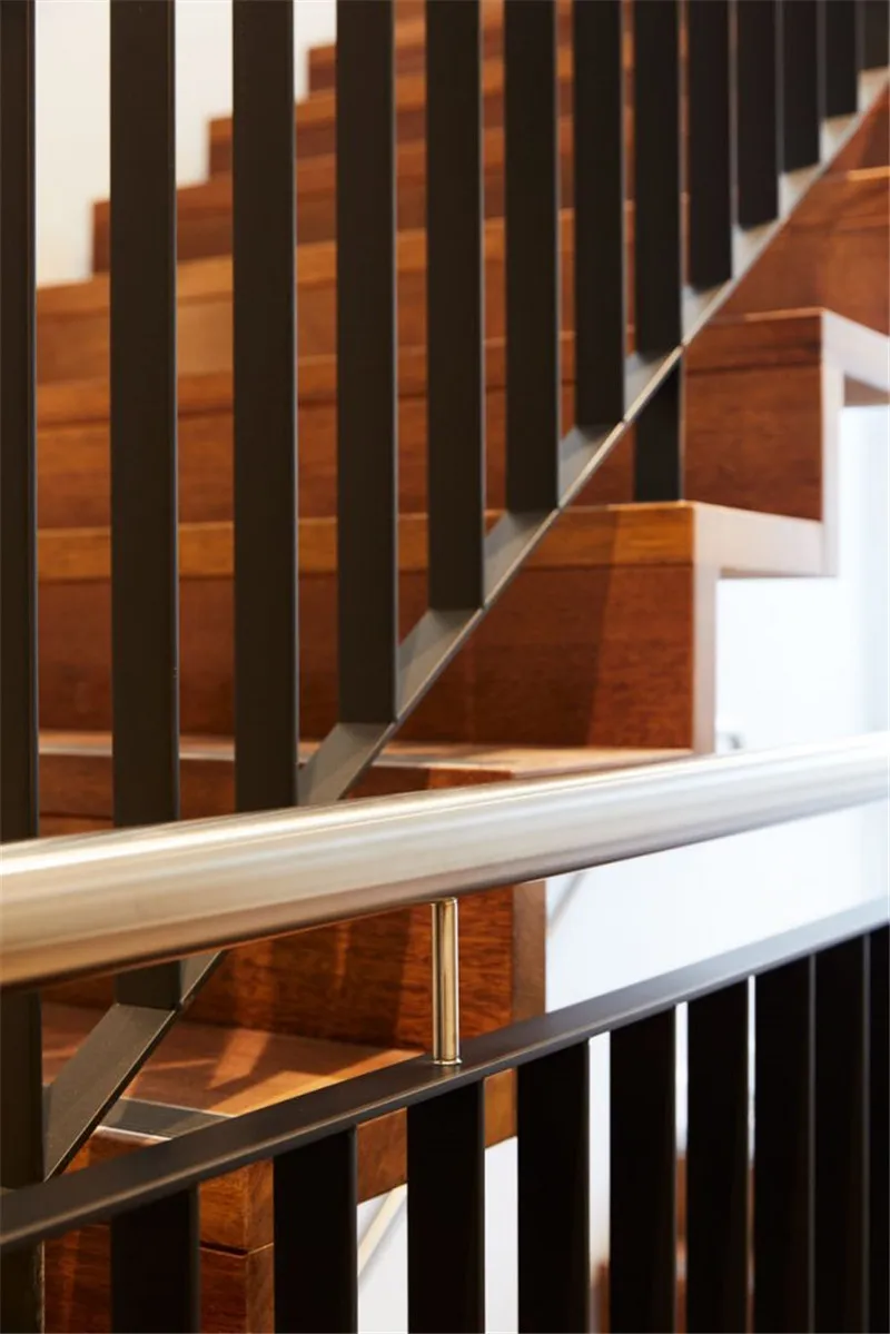 Modern Household Kukwira Wooden Staircase Carbon Steel Railing And Stainless Steel Handrail Stair