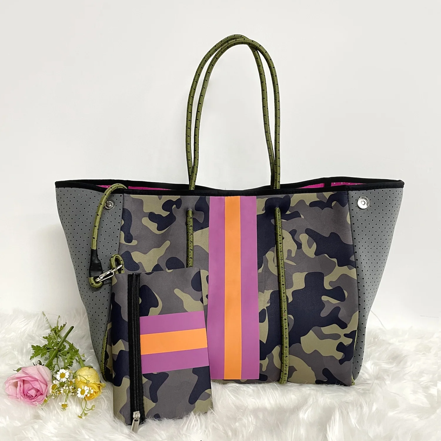 

2021 new green camouflage red stripe neoprene tote bag neoprene beach tote bag