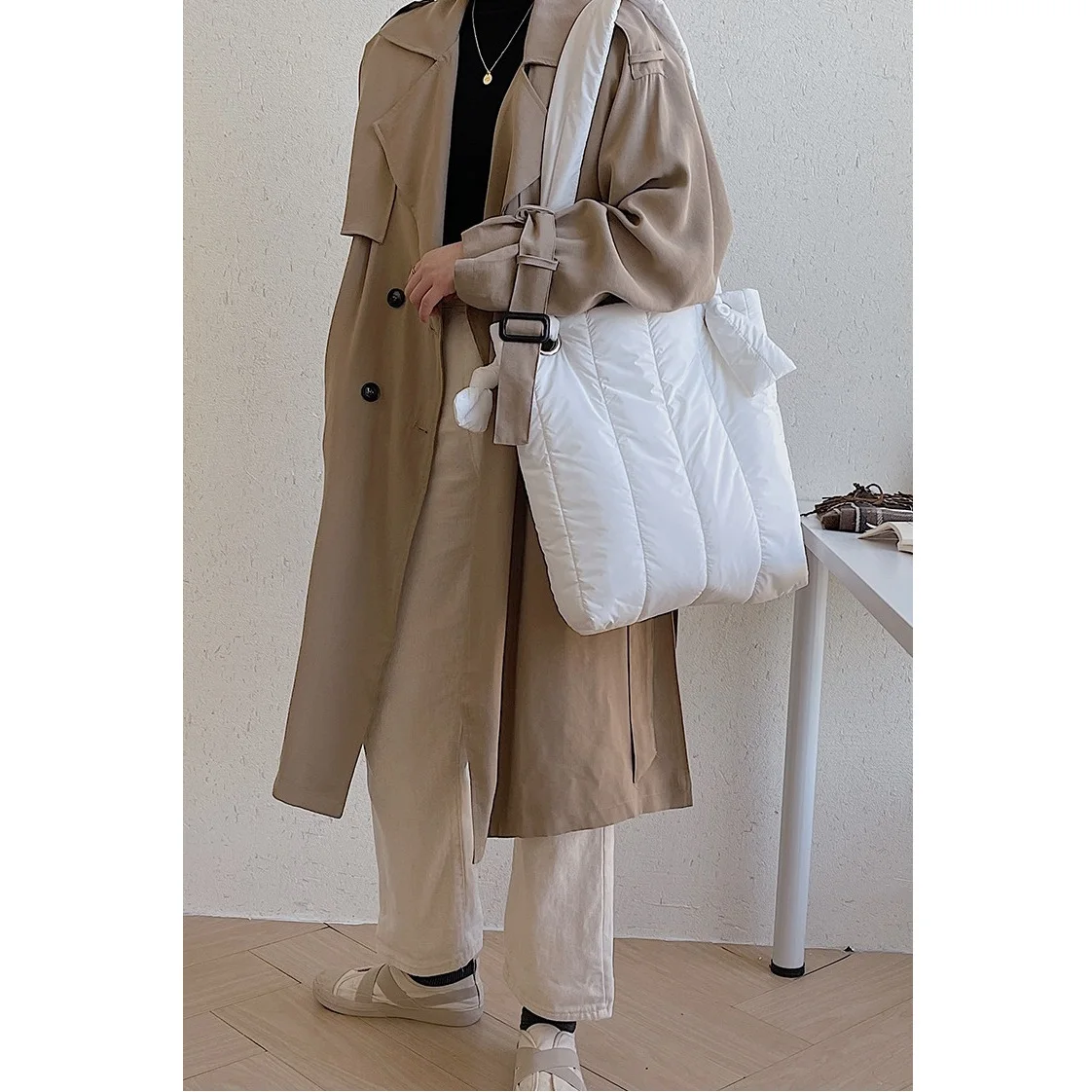 

Custom Your Own Logo Personalised Large Capacity Zipper Nylon Padded Tote Bag, Brown,white,black