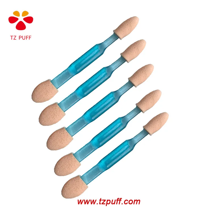eyeshadow applicator