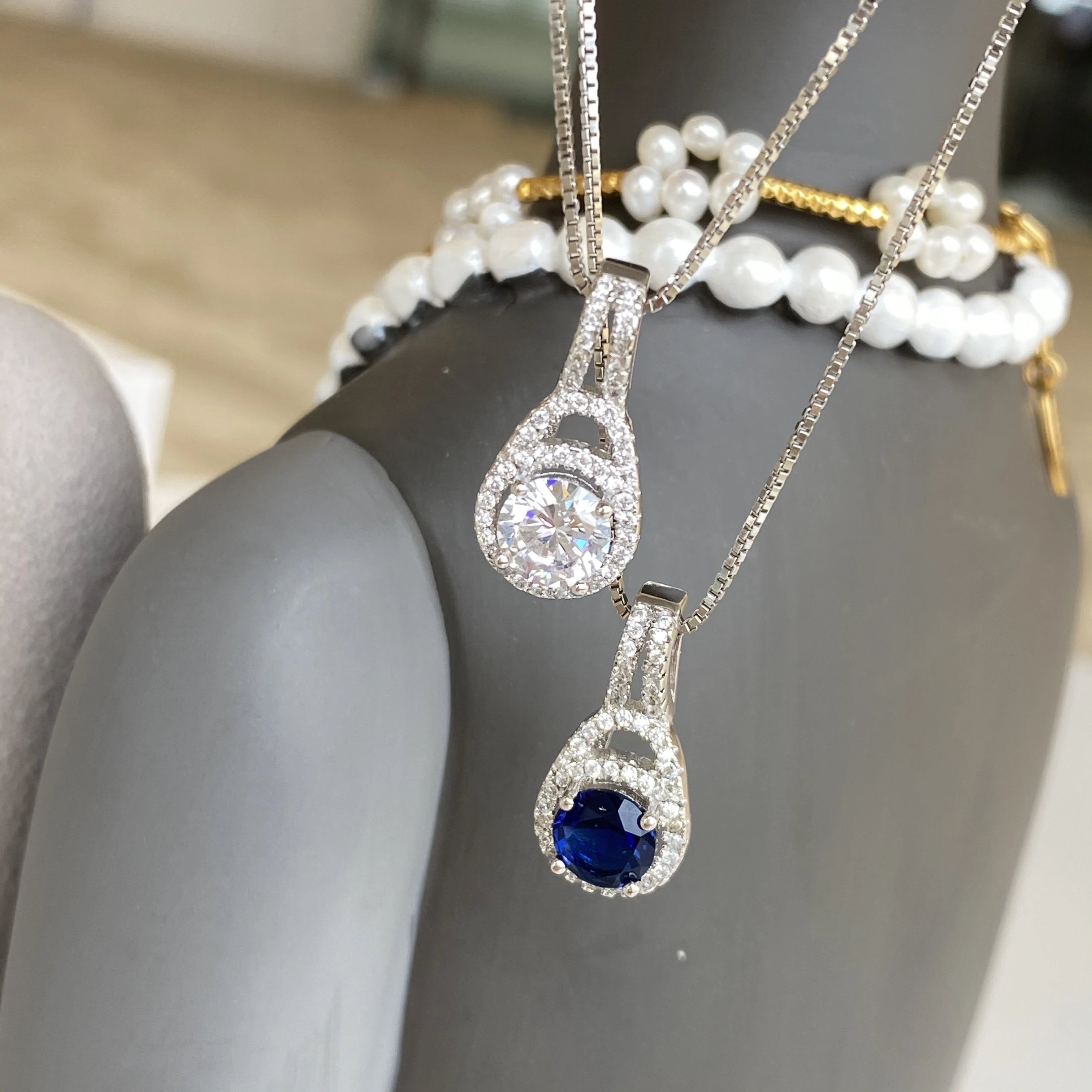 

Round Shaped Micro Stones Necklace Jewelry Brass Material Gemstone Necklace Blue Zircon Pendant Dylam Jewelry