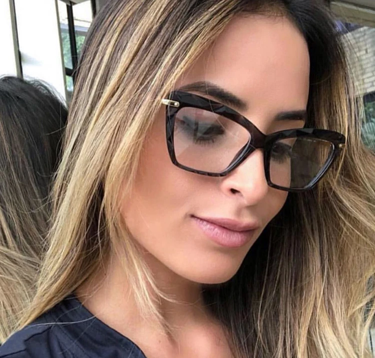 

Designer Sunglasses Ce Standard Eyeglasses for Women Crystal Cat Eye Big Transparent Frame Glasses