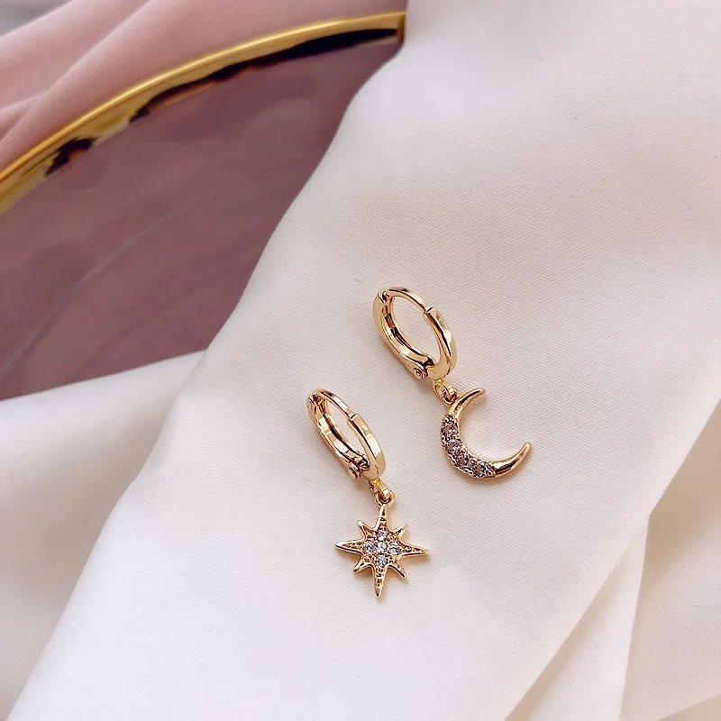 

eManco European and American piercing jewelry full diamond star moon asymmetrical earrings 316L titanium steel earrings