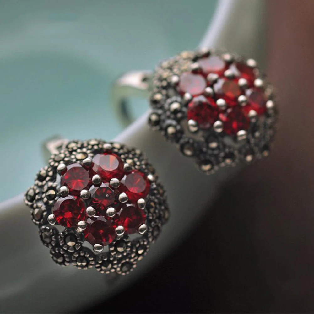 

Handmade 925 Sterling Silver Flower Inlaid Garnet Gemstone Earrings Clip For Women