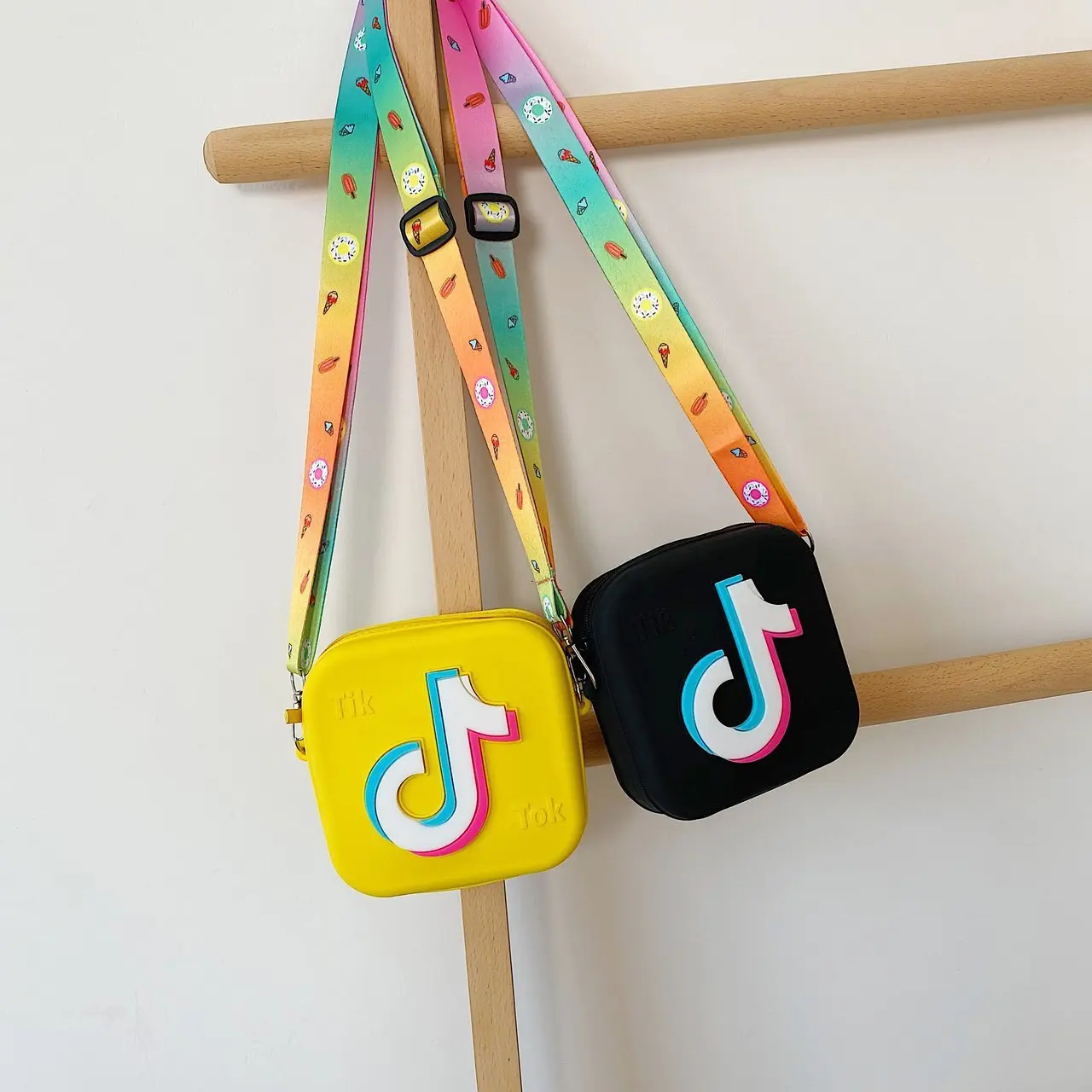 

Fashion Mini Crossbody Bag Cartoon Tik Tok Pattern Square Kids Coin Purses And Handbags Little Girls 2021, Picture shown