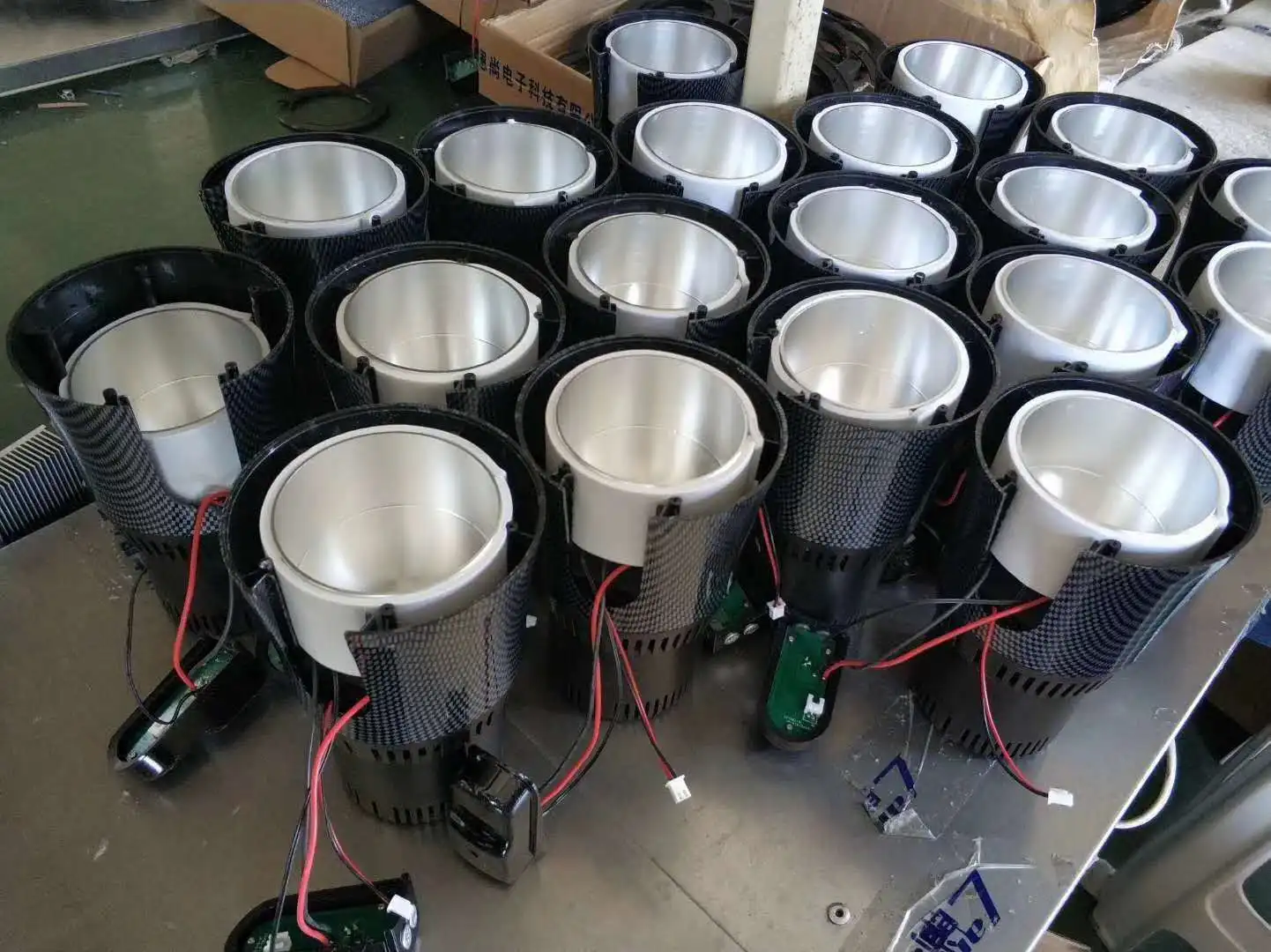 便携式车载智能饮料冷却器加热器支架咖啡牛奶酒啤酒汽车电加热冷却杯