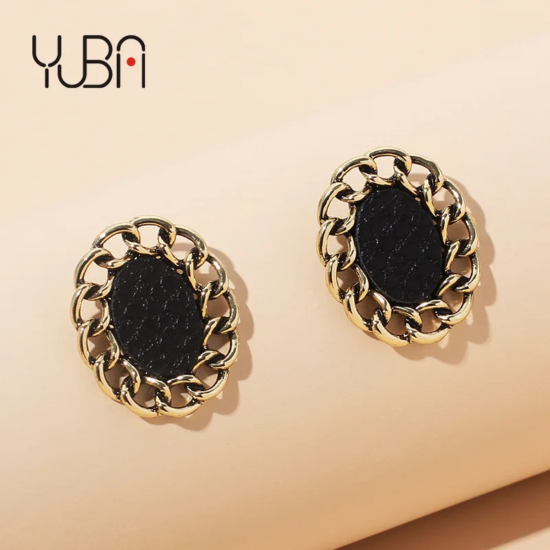 

Cappa Custom Wholesale Cheap price charming luxurious Geometry flower oval leather earrings