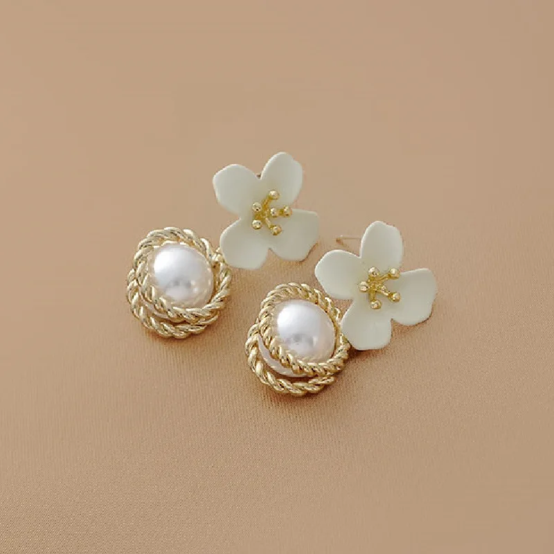 

Trendy Luxury Elegant Hawaiian White Yellow Purple Flower Gold Pearl Stud Earrings For Women, Yellow, purple ,white