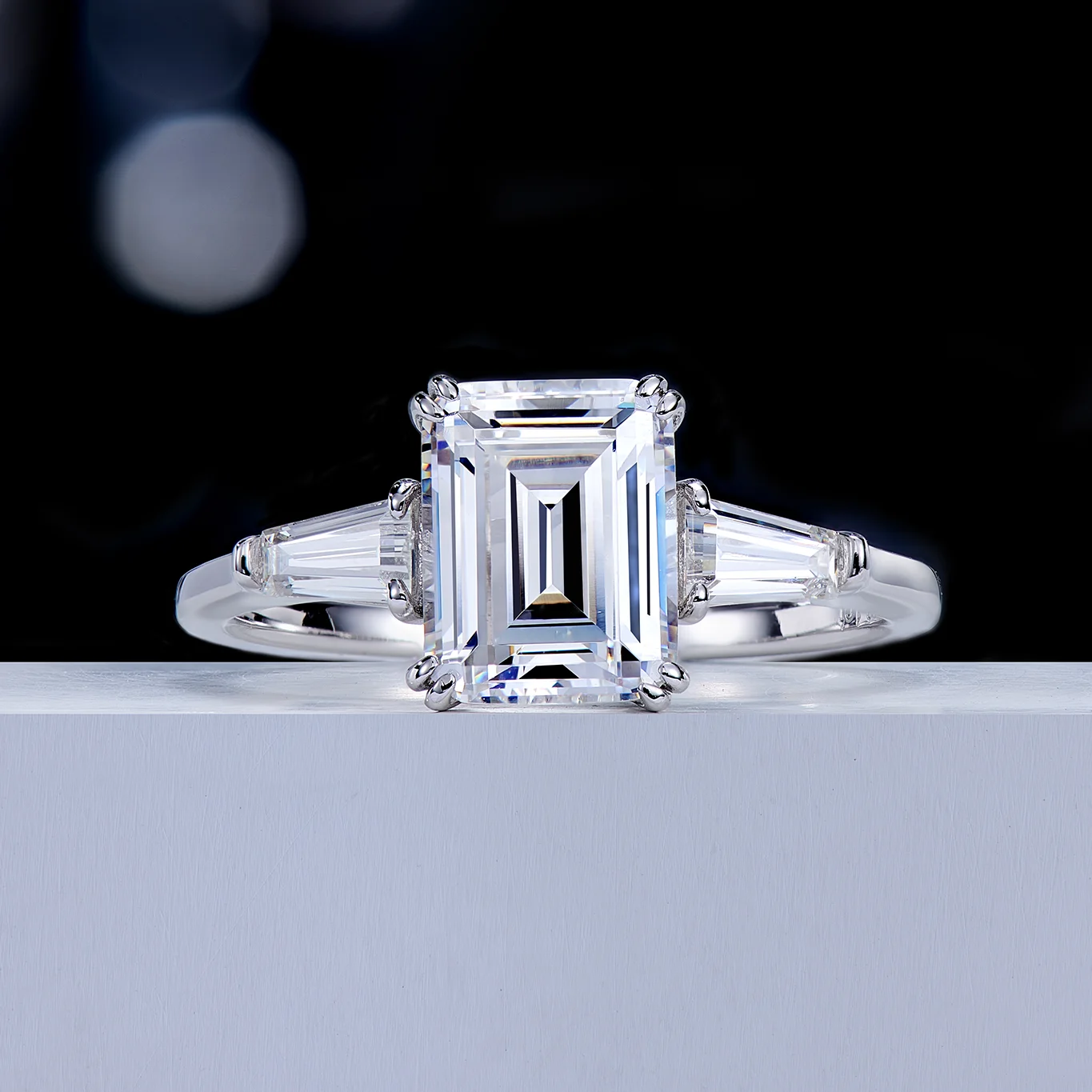 

Free sample Eternity 18k white gold emerald cut trendy ring Baguette 925 sliver women moissanite wedding rings