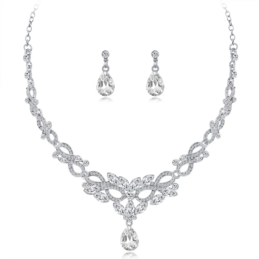 

Fashionable and Beautiful Wedding Suit with Rhinestone Jewelry, Picture shows