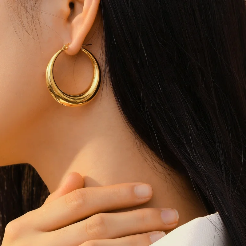 

New Trendy Hollow Out Hoop Earring 2020 Wholesale Custom Women's 18K Gold Plated Stainless Steel Hoop Earrings for Women, 18k gold, steel color