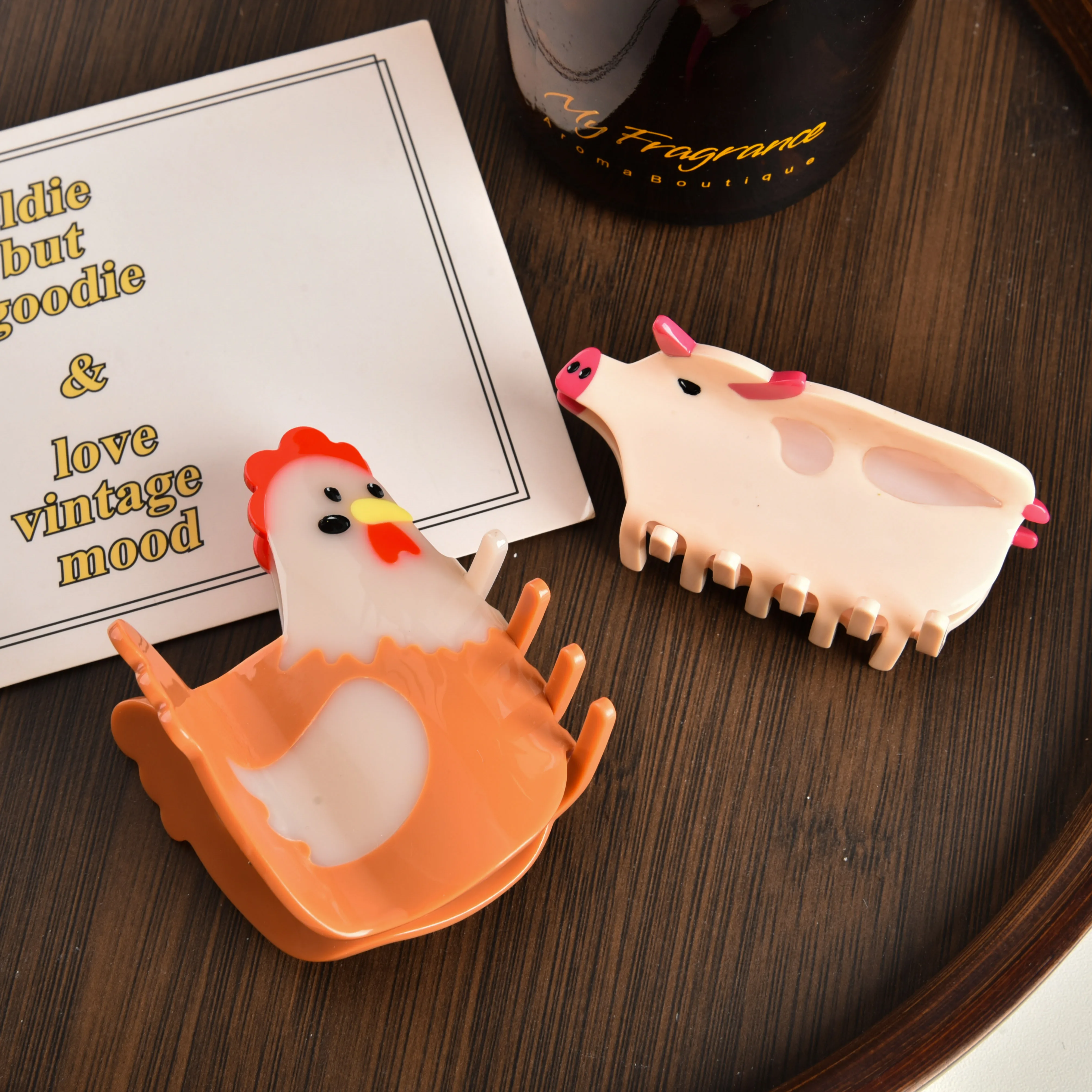 YJL  Women's Customize Hair Accessories New Design Cute Chicken Pig Design Clip Acetate Claw Clips Hair Claw Clip Wholesale