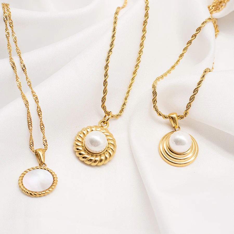 

The new fashion personality 18k Gold Pvd Costing Stainless Steel For Women freshwater pearl and shell neckpace pendant