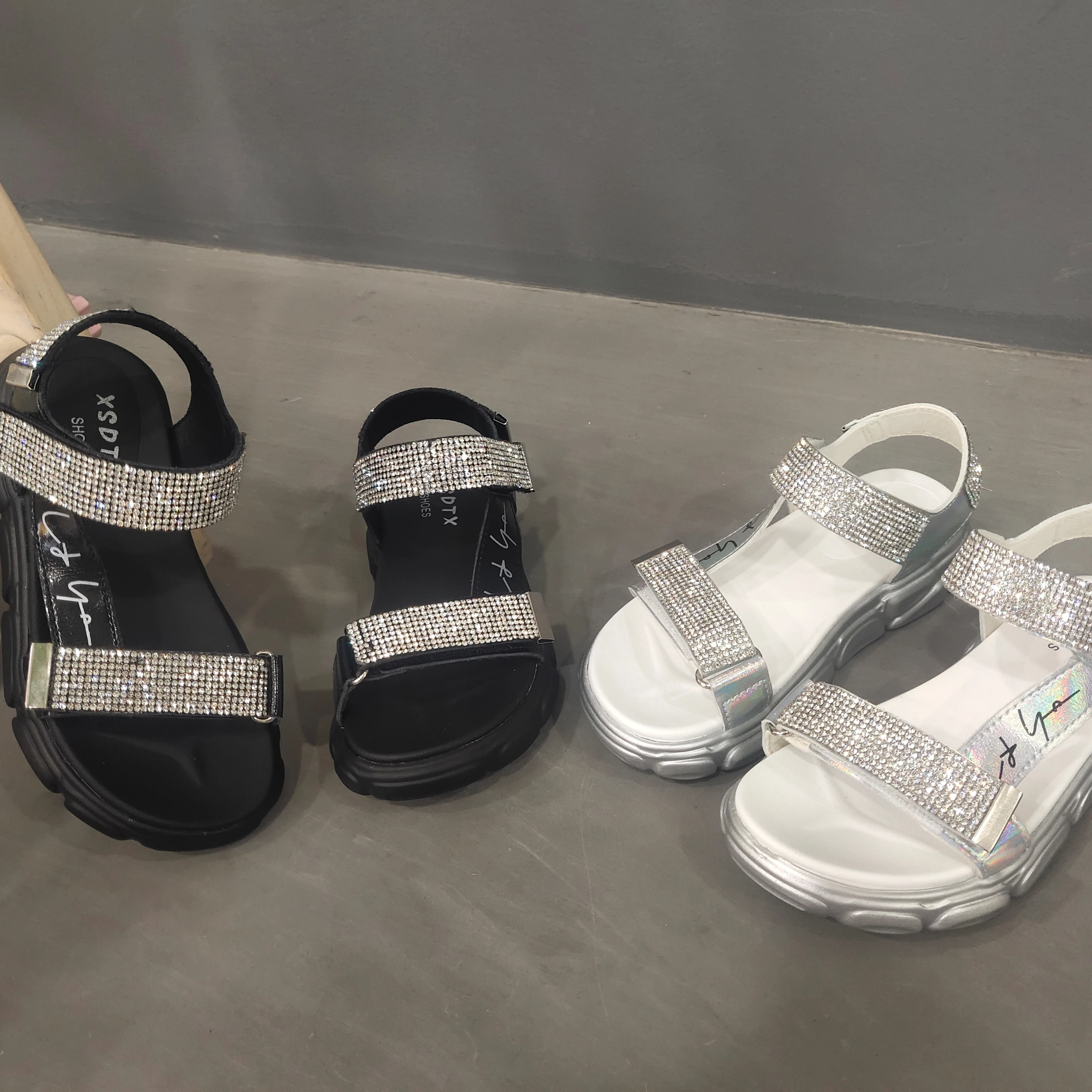 

Sweet soft beach shoes fashion lovely high quality children's summer sandals Princess beach shoes, Pink