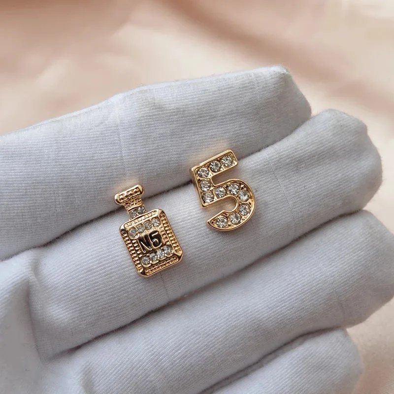 

CC Earrings Women New Geometric Circle Number 5 Pearl CC Earring Design Tassel Round Charm Joker Fresh Creative G Earrings Sets