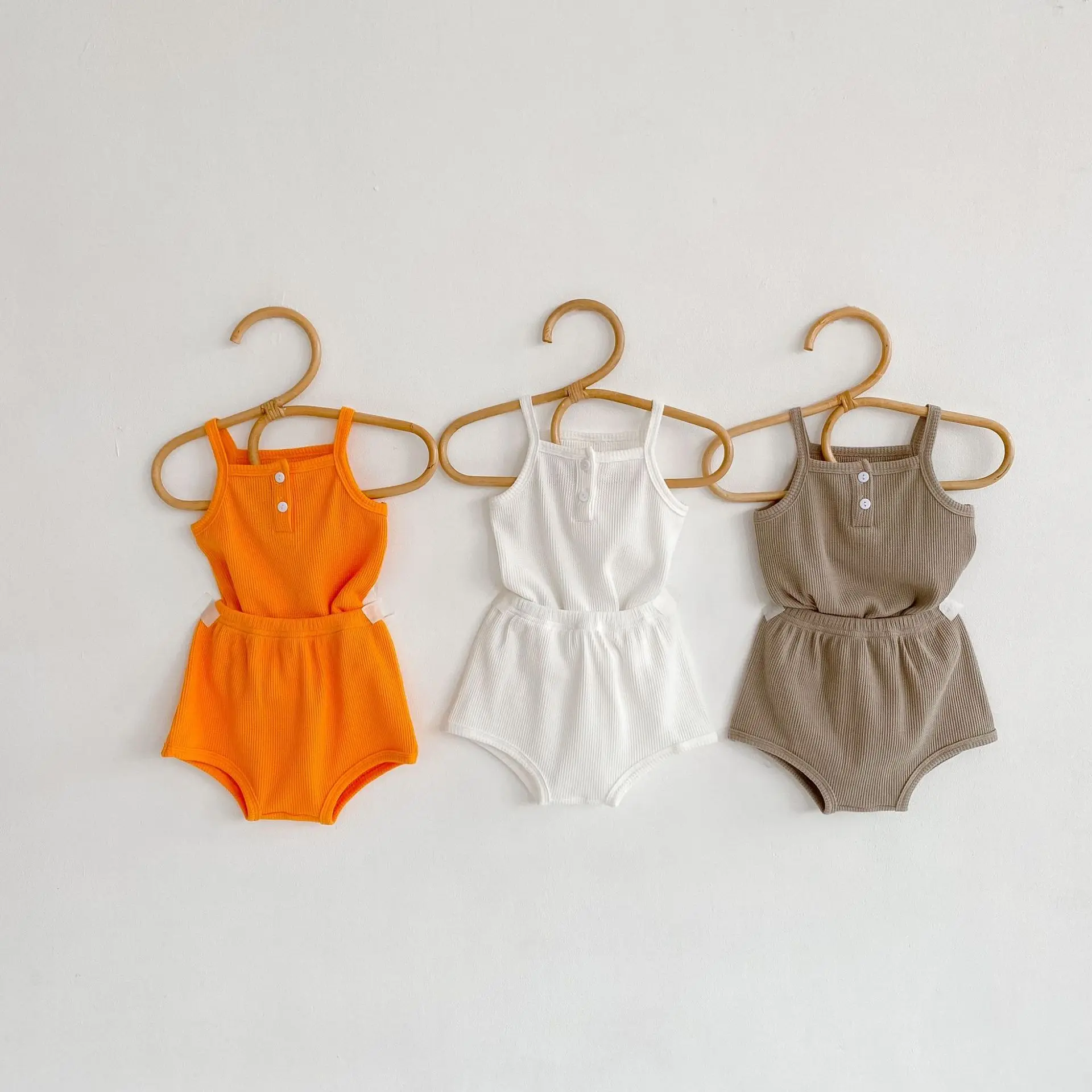 

2021 newborn baby clothes babies clothing boys girls Sleeveless suspender solid color top + shorts Two-piece suit