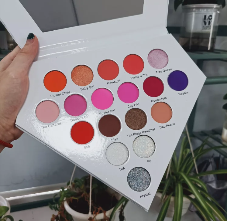 

High pigment eyeshadow Customized makeup eyeshadow palette packaging