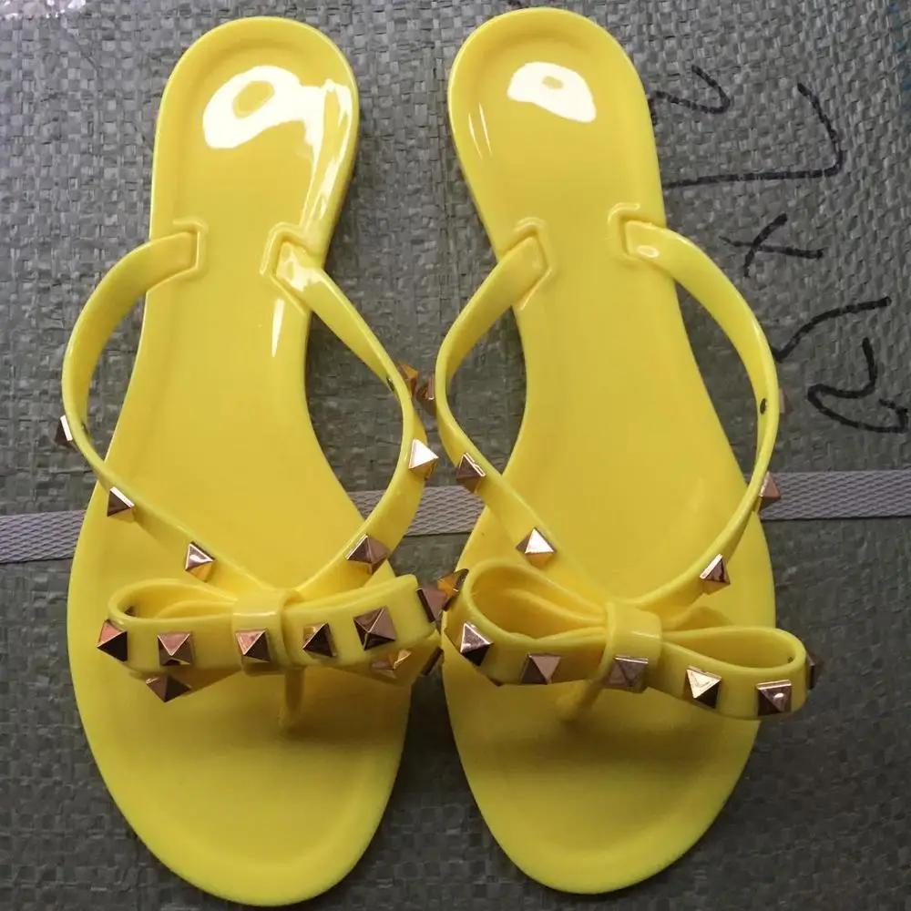 

new fashion wholesale yellow flat womens jelly sandals with rivet