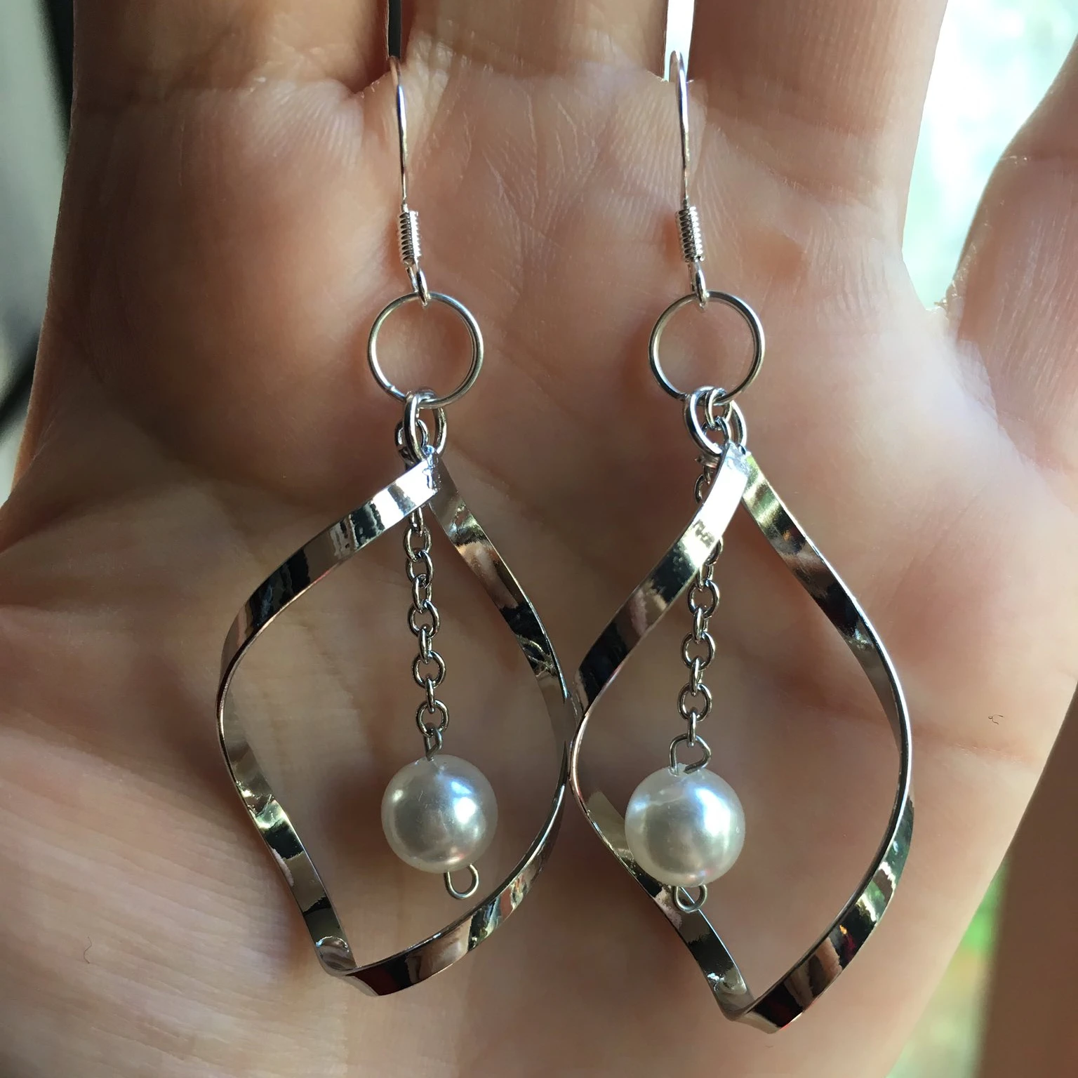 

Wholesale New Arrivals Pearl Earrings Stud Round Pearl Hoop Earrings