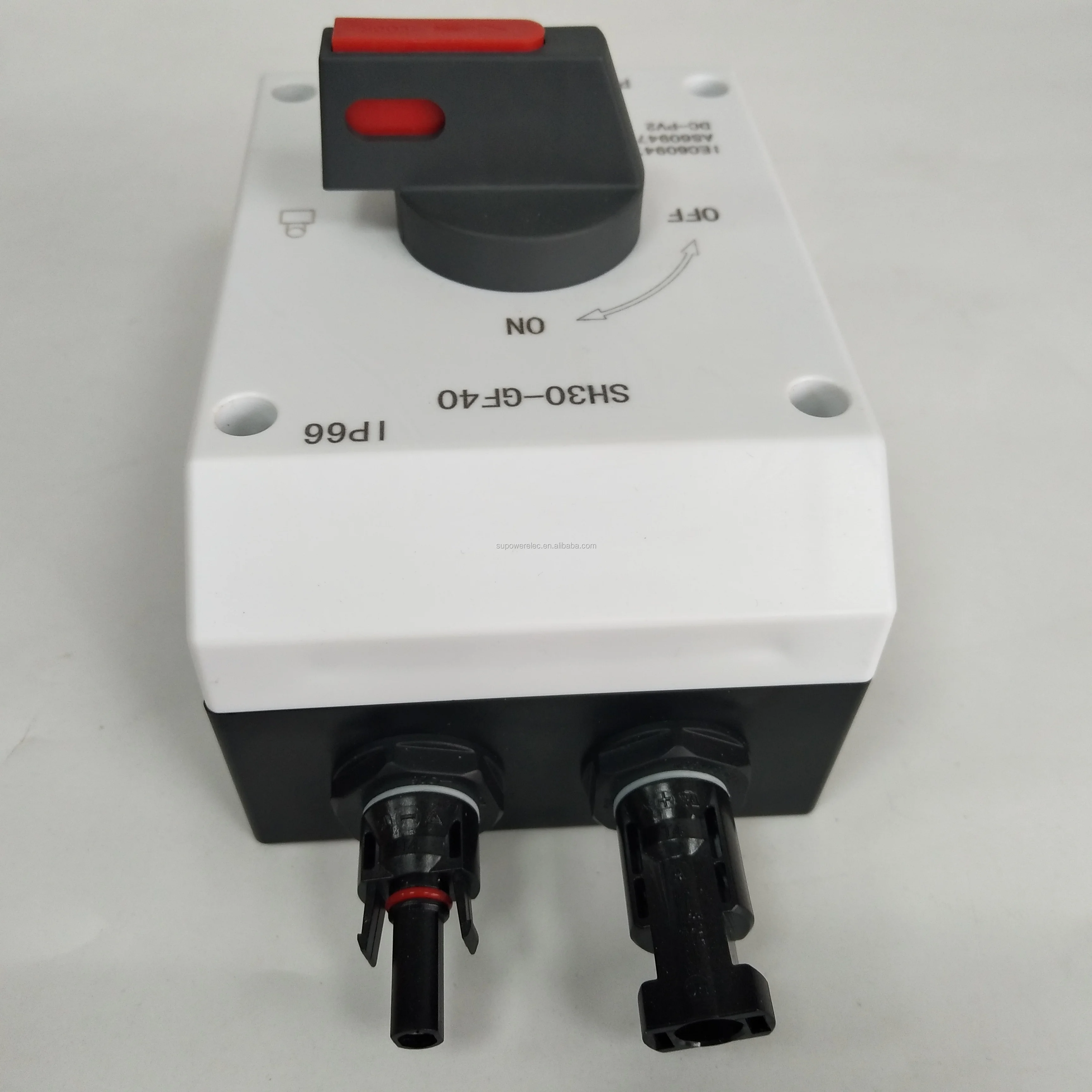 Waterproof IP66 High performance Solar DC 1500V 40A PV Photovoltaic Isolator Isolating Switch with 2 pairs SOLAR Connectors