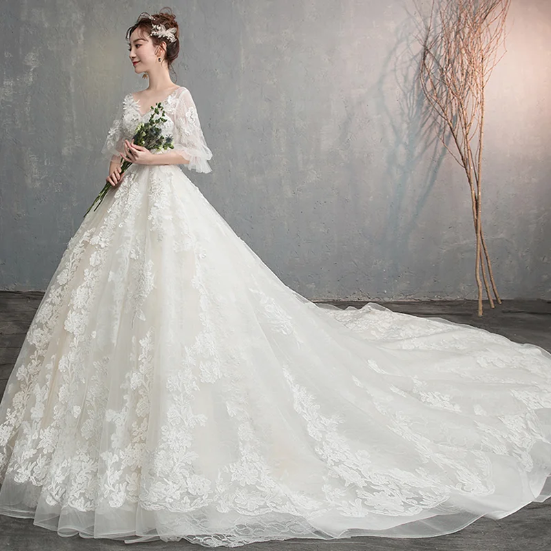 

Gorgeous Appliques Chapel Train Lace Ball Gown Wedding Dress 2019 Sexy V Neck Long Sleeve Beaded Princess Bride Gown, Picture color