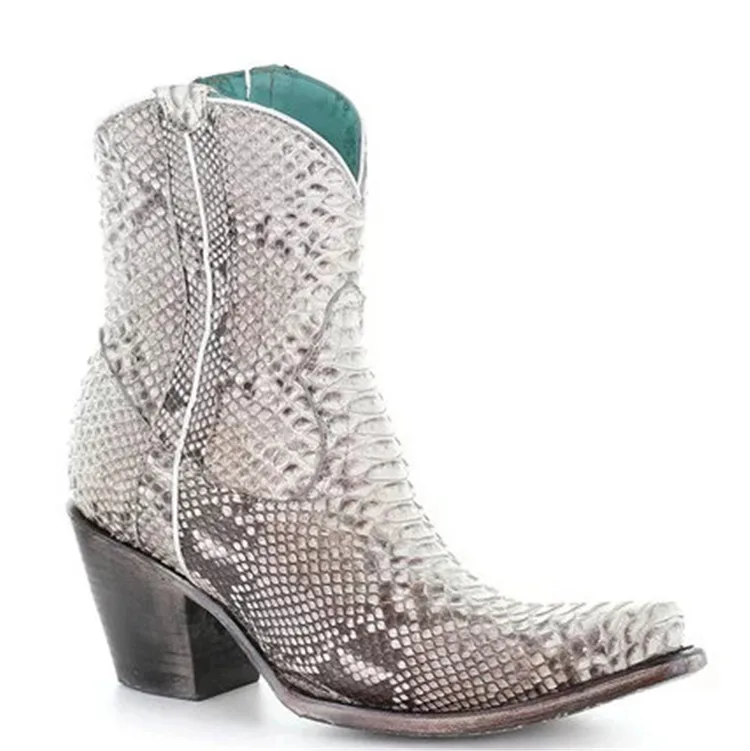 cowboy boots (3).jpg