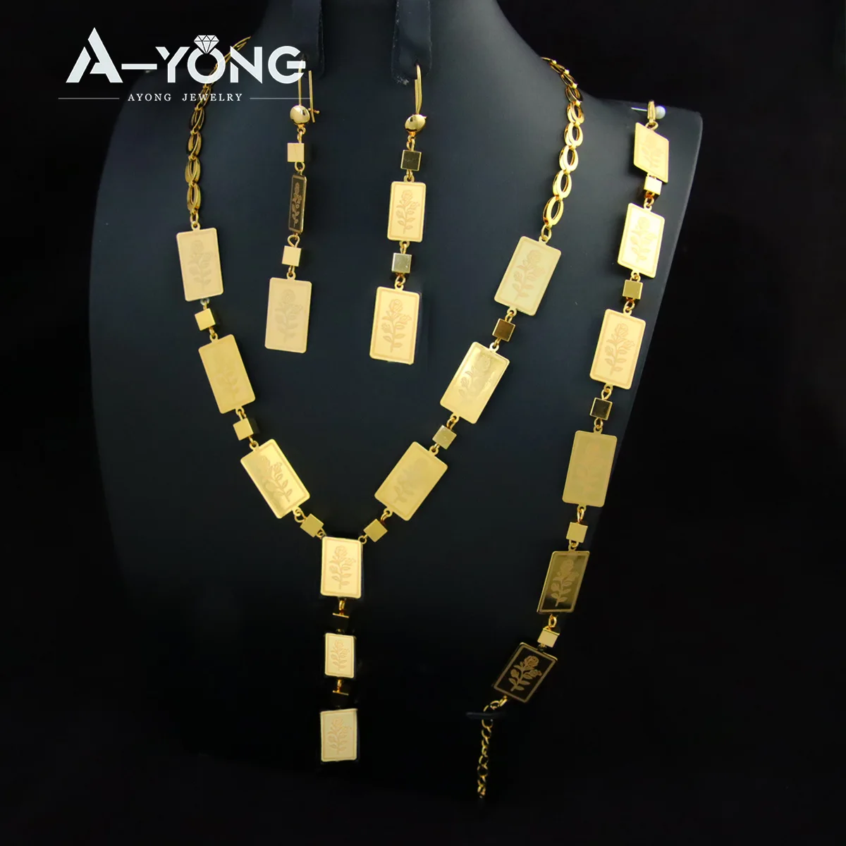 

Latest Design Rose Dubai Jewelry Sets Gold Plated 18k Necklace Pendant and Studs Earrings