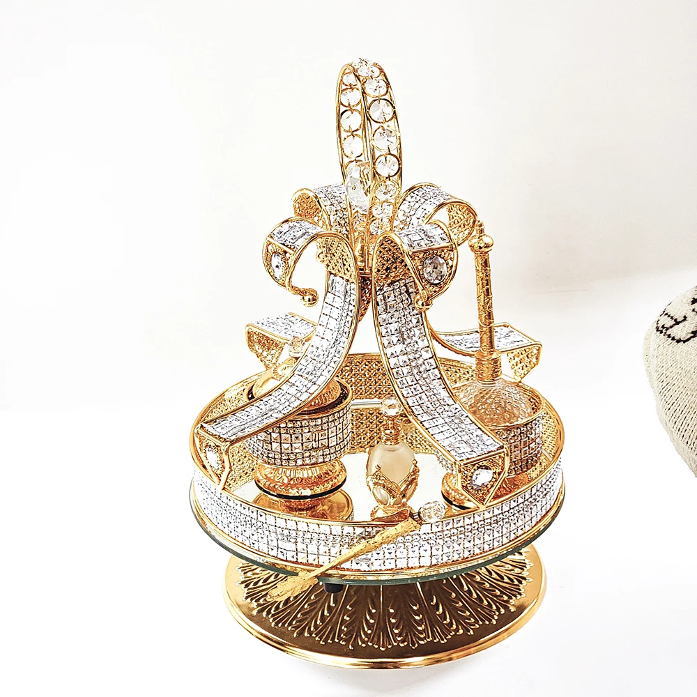 

QIAN HU 2021 New Design Elegant Perfume Metal Incense Basket Set Portable with Crystal for Wedding Religious, Gold