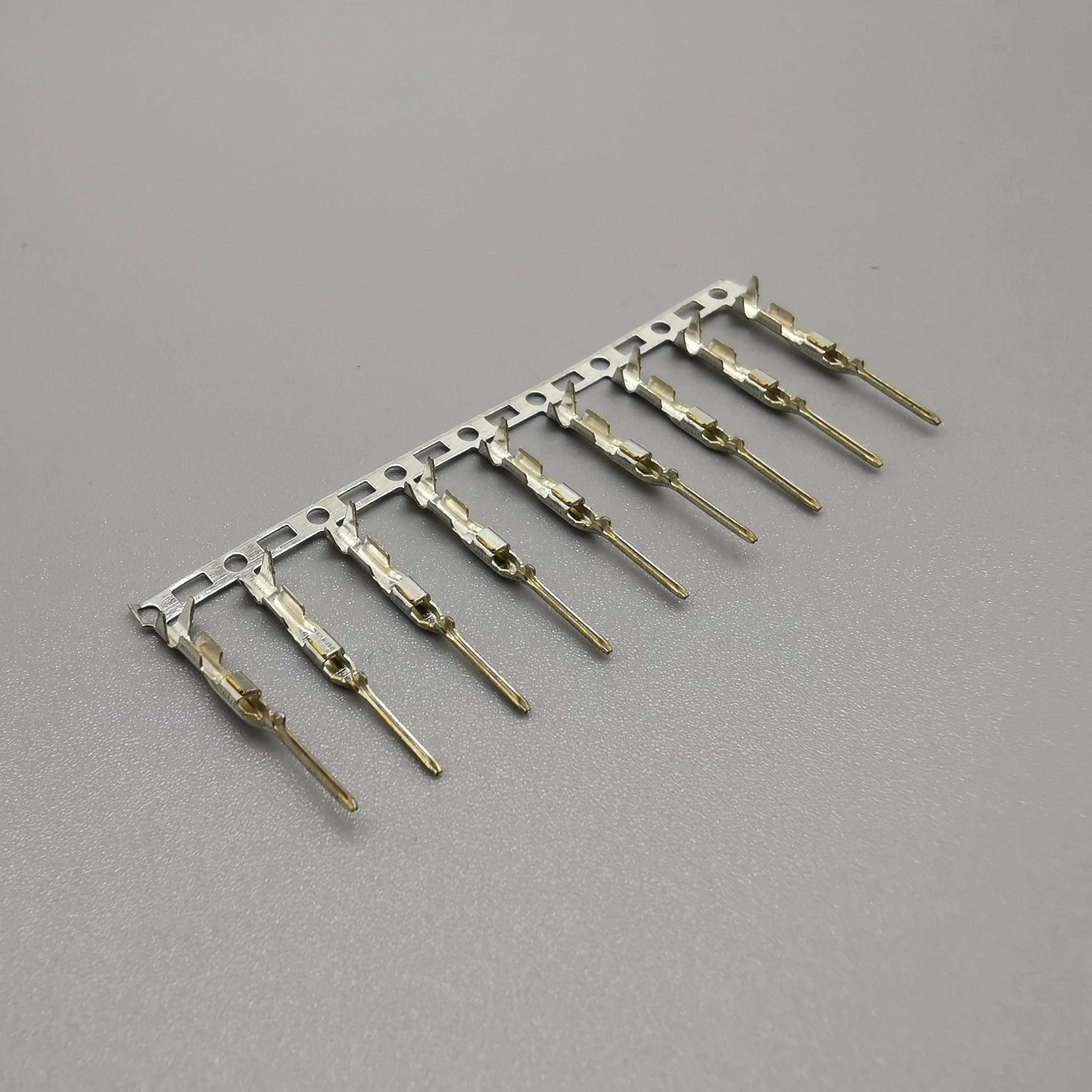 汽车男性线束连接器黄铜电气端子