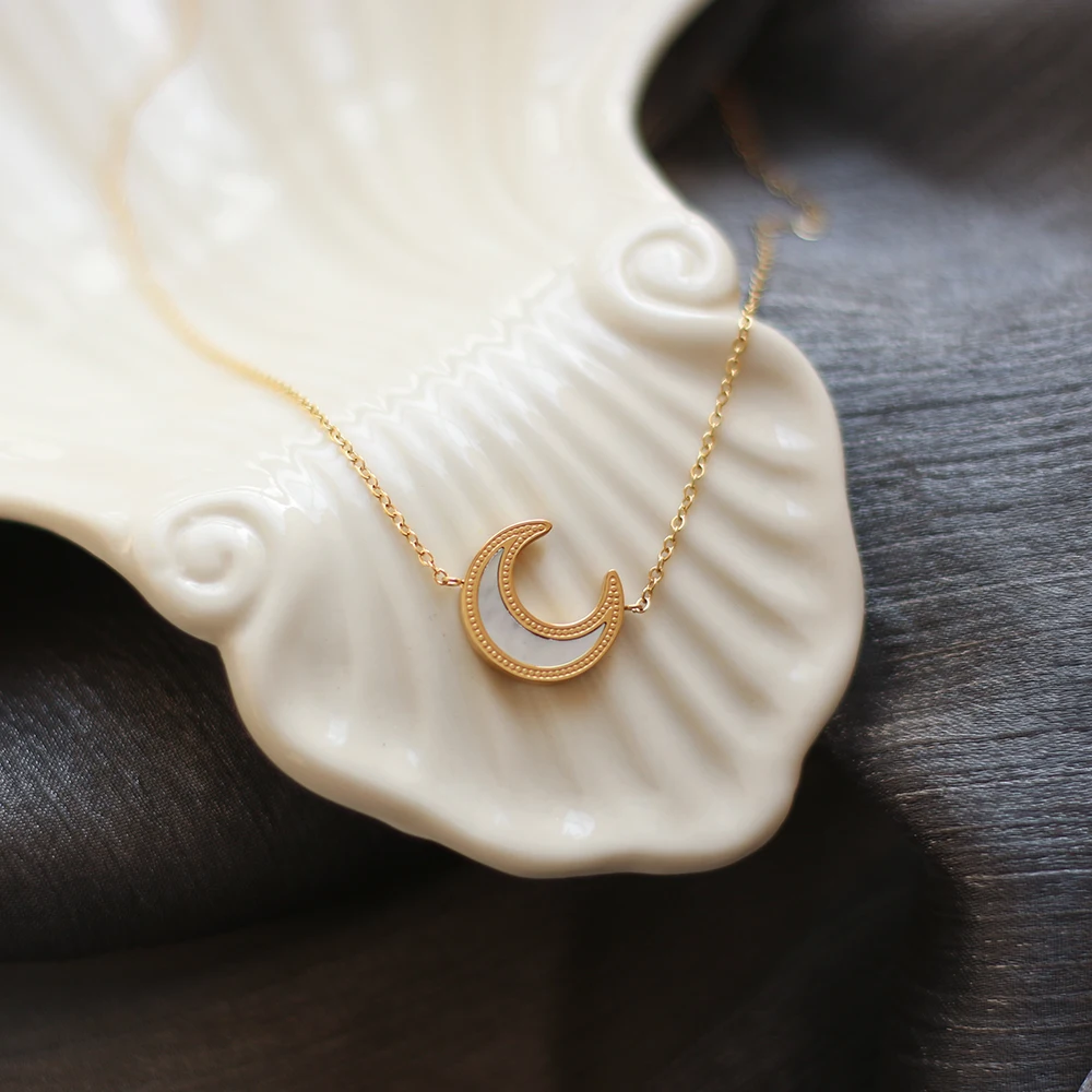 

2021 New Tarnish Free Stainless steel Gold Plated Moon Pendant Choker Necklace, Gold, silver
