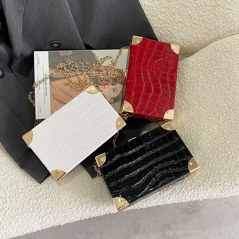 

Messenger Bag Chain Shoulder Bag Female Rivets Stone pattern Handbag clear jelly bag, Multicolor