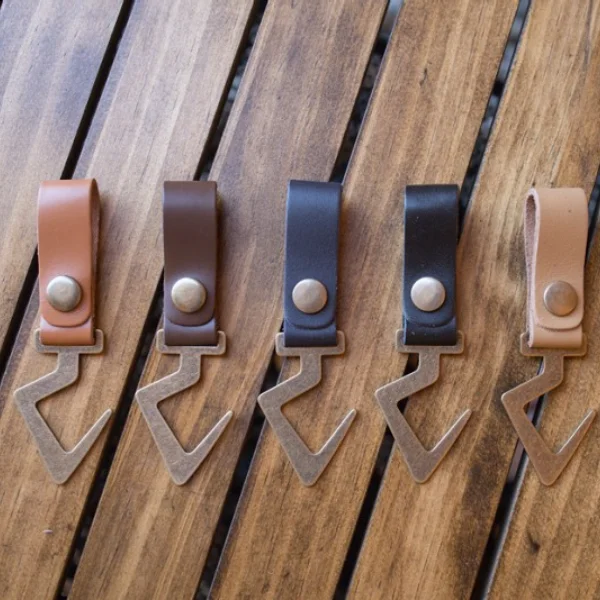 

2021 South Korea Hot Sell Camping Hooks Indian Metal & Leather Hanger Hook Picnic Tableware Camping Supplies Hanging Hooks, Dark brown/ light brown or custom
