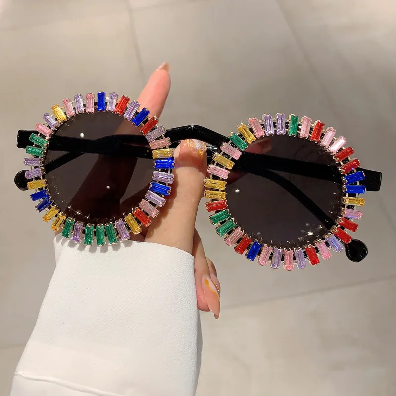 

1899 Vintage Round Sunglasses Women 2023 New Stylish Party Shades Colorful Rhinestones Ins Trendy Fashion Show Eyewear