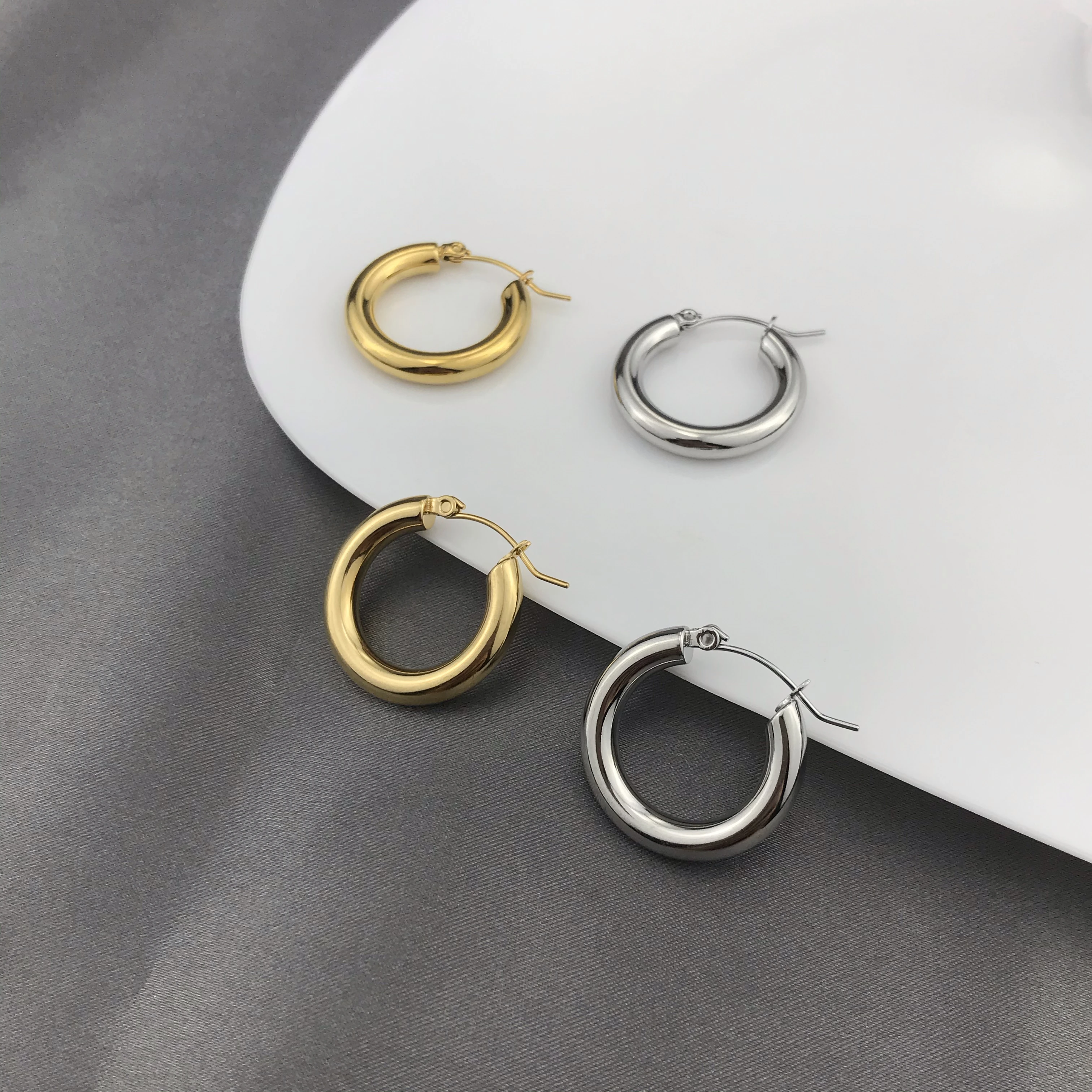 

2 color Gold Plated Mini Hoop Unisex Earrings Stainless Steel Earrings