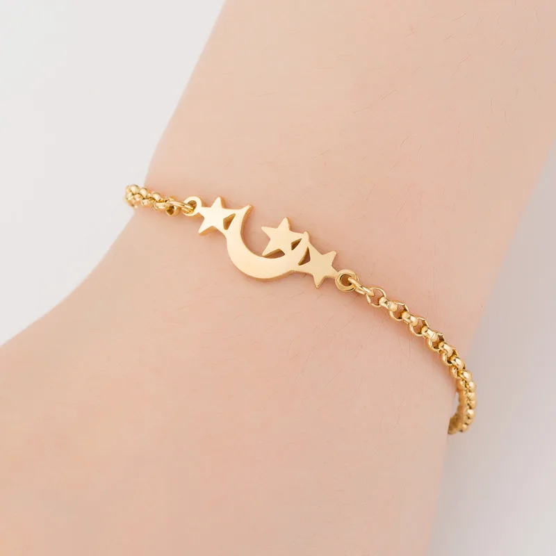 

Simple Cute Moon Star Charm Bracelets Stainless Steel Triple Stars Moon Charm Bracelet Gold Plating for Ladies Women