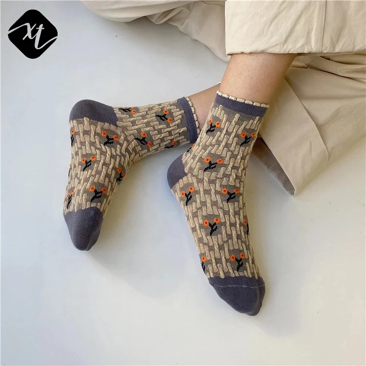 

New Internet celebrity style women personality retro small flower middle tube socks 3D flower fashion cotton socks, Multi colors