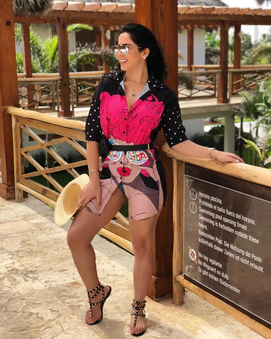 

Stock 2020 women casual BF style modern girl cartoon print T-shirt Sequins printing dress