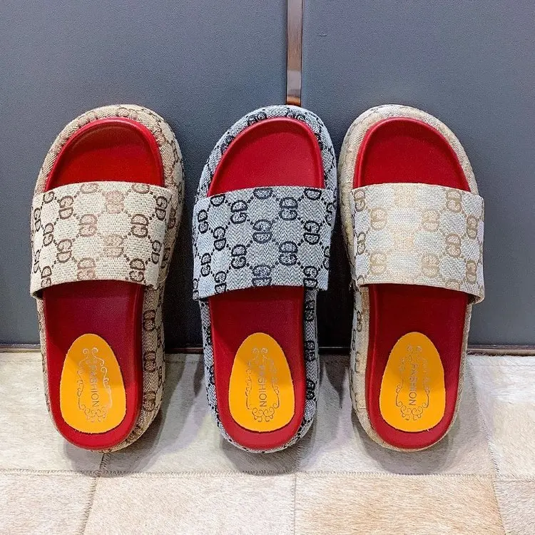 

2021 drop shipping cartoon characters print women shoes footwear platform slides thick sole fashion jelly slippers lady sandals, As picture
