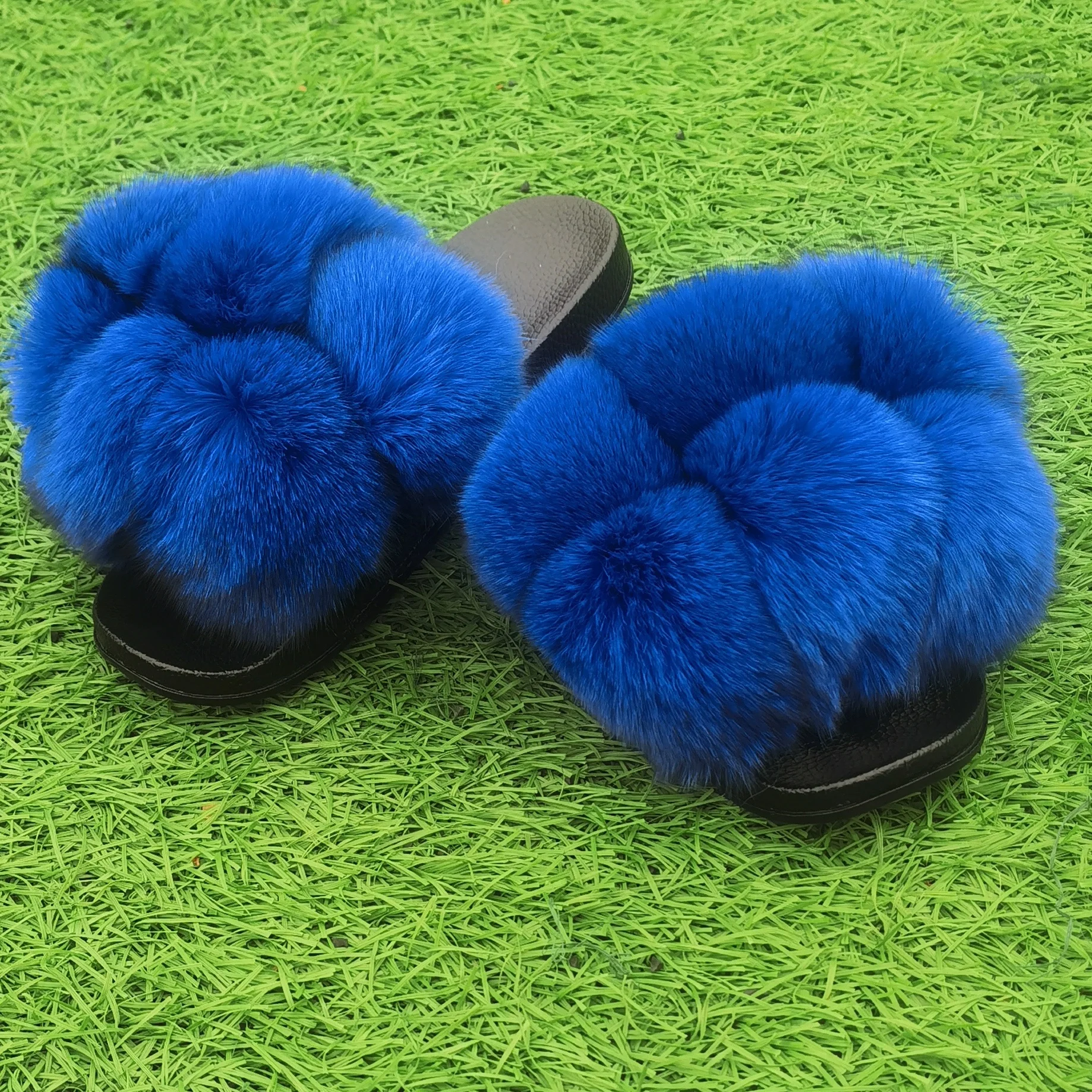 

Fashion color big real fluffy fur ball pom fox sandals raccoon mom and kids fur flat shoes furry toddler baby kids fur slippers, Customized color
