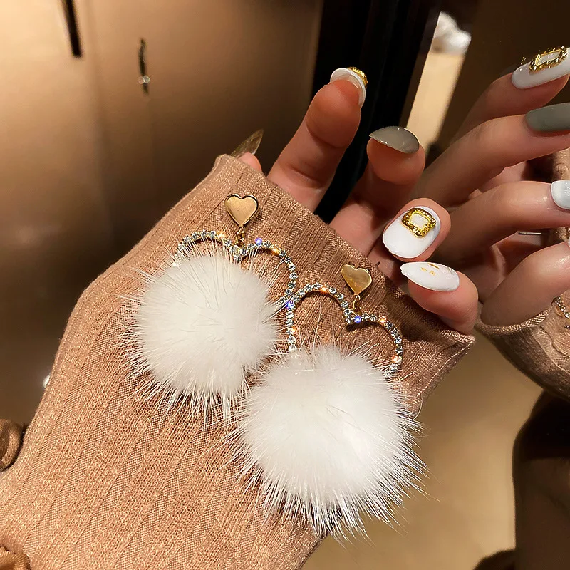 

fashion white fur ball dangle chunky heart earrings