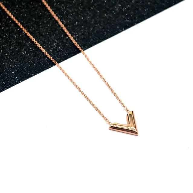 Simple 18K Gold Plated Stainless Steel Clavic Chain V Shape Pendant Necklace Gold Chevron V Necklace