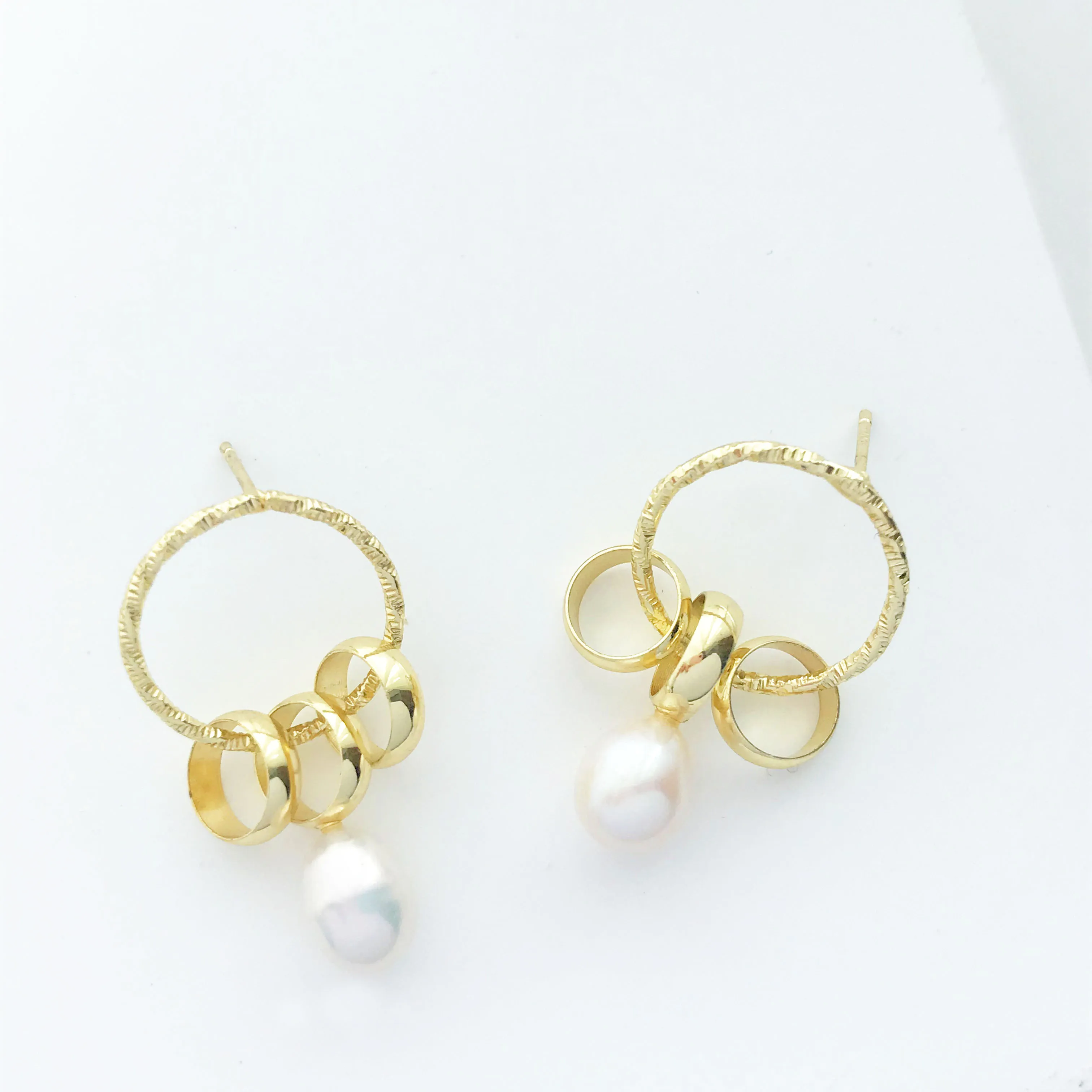 

Eico Wholesale High Quality Three Small Circle Fresh Water Pearl Drop Earring Elegant for Women