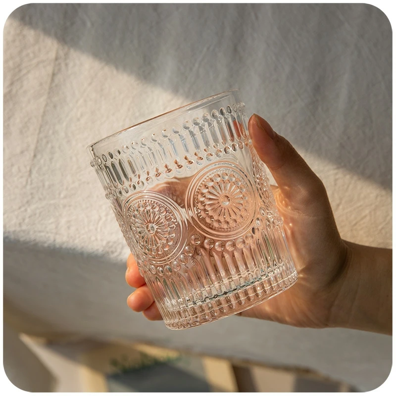 

Ins relief transparent romantic milk tea cup juice thickened glass cup, Transport